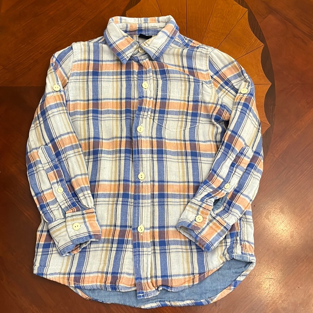 Gap plaid bottom down shirt